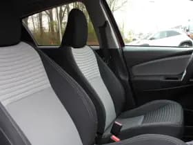 Toyota Yaris 1.5 Hybrid Dynamic thumbnail 12