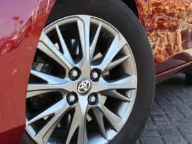 Toyota Yaris 1.5 Hybrid Dynamic thumbnail 13