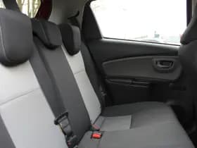 Toyota Yaris 1.5 Hybrid Dynamic thumbnail 14