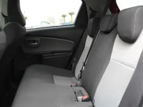 Toyota Yaris 1.5 Hybrid Dynamic thumbnail 16