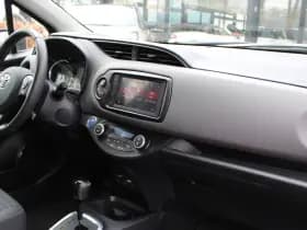 Toyota Yaris 1.5 Hybrid Dynamic thumbnail 6