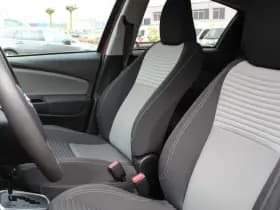 Toyota Yaris 1.5 Hybrid Dynamic thumbnail 8