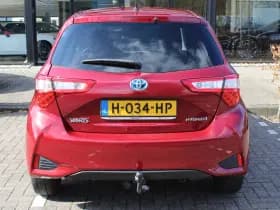 Toyota Yaris 1.5 Hybrid Dynamic thumbnail 9