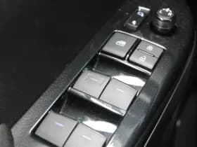 Toyota Hilux 2.4 D-4D Double Cab Professional Automaat thumbnail 16