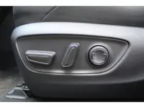 Toyota RAV4 2.5 Plug-in Hybrid AWD Bi-Tone Plus thumbnail 17