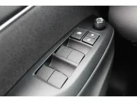 Toyota Yaris thumbnail 24