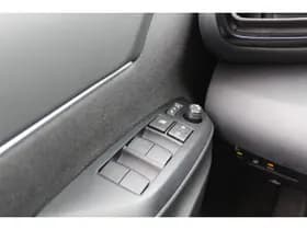 Toyota Yaris thumbnail 12