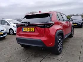 Toyota Yaris Cross 1.5 Hybrid 115 First Edition Comfort Pack thumbnail 4