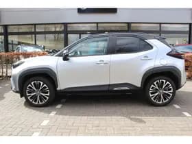 Toyota Yaris Cross 1.5 Hybrid Adventure Bi-Tone thumbnail 2