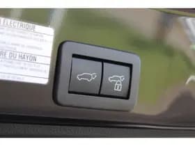 Toyota Yaris Cross 1.5 Hybrid Adventure Bi-Tone thumbnail 17