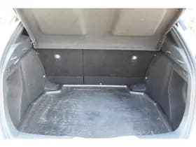 Toyota C-HR 1.8 Hybrid Style Bi-Tone thumbnail 11