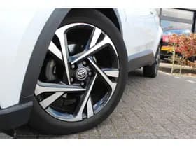 Toyota C-HR 1.8 Hybrid Style Bi-Tone thumbnail 13