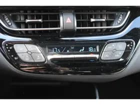 Toyota C-HR 1.8 Hybrid Style Bi-Tone thumbnail 17