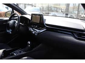 Toyota C-HR 1.8 Hybrid Style Bi-Tone thumbnail 4