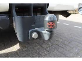 Toyota Land Cruiser 2.8 D-4D-F Professional Window Van thumbnail 13