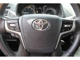 Toyota Land Cruiser 2.8 D-4D-F Professional Window Van thumbnail 18