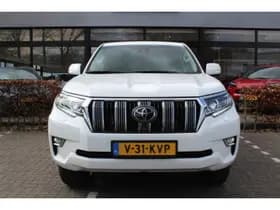 Toyota Land Cruiser 2.8 D-4D-F Professional Window Van thumbnail 3