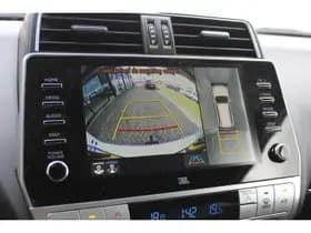 Toyota Land Cruiser 2.8 D-4D-F Professional Window Van thumbnail 21