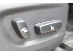 Toyota Land Cruiser 2.8 D-4D-F Professional Window Van thumbnail 24