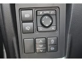 Toyota Land Cruiser 2.8 D-4D-F Professional Window Van thumbnail 26