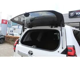 Toyota Land Cruiser 2.8 D-4D-F Professional Window Van thumbnail 10