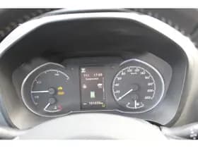 Toyota Yaris 1.5 Hybrid Design thumbnail 2