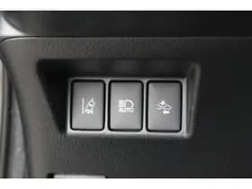 Toyota Yaris thumbnail 8