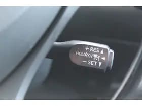 Toyota C-HR thumbnail 11