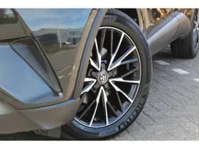 Toyota C-HR thumbnail 4