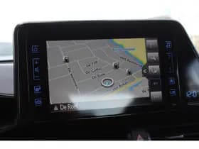 Toyota C-HR thumbnail 6