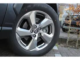 Toyota RAV4 thumbnail 6