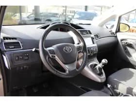 Toyota Verso thumbnail 2