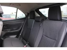 Toyota Yaris thumbnail 15