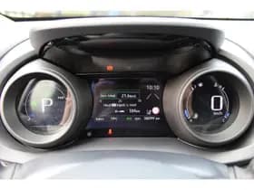 Toyota Yaris thumbnail 16