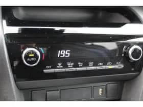 Toyota Yaris thumbnail 18