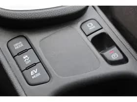 Toyota Yaris thumbnail 24