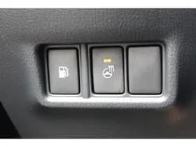 Toyota C-HR thumbnail 25