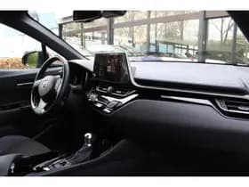 Toyota C-HR thumbnail 6