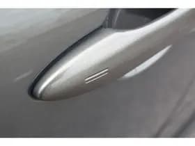 Toyota Yaris thumbnail 13