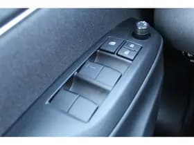 Toyota Yaris thumbnail 24