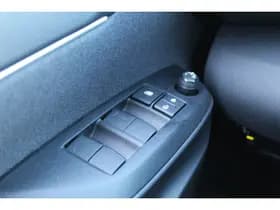 Toyota Yaris thumbnail 14