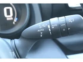 Toyota Yaris thumbnail 17