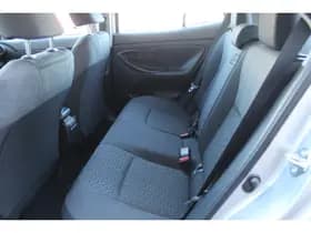 Toyota Yaris thumbnail 9