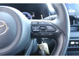 Toyota Yaris thumbnail 16