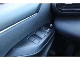 Toyota Yaris thumbnail 9