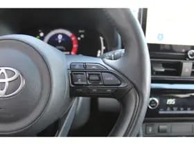 Toyota Yaris thumbnail 11