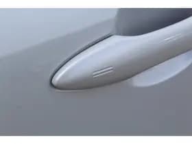 Toyota Yaris thumbnail 8