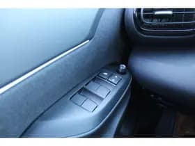 Toyota Yaris thumbnail 18