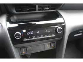 Toyota Yaris thumbnail 8