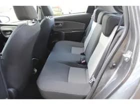 Toyota Yaris thumbnail 11